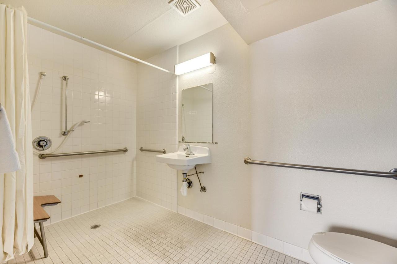 Econo Lodge Stockton Near I-5 Fairgrounds Buitenkant foto