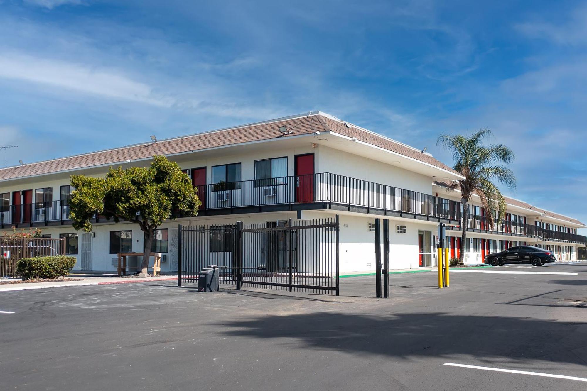 Econo Lodge Stockton Near I-5 Fairgrounds Buitenkant foto