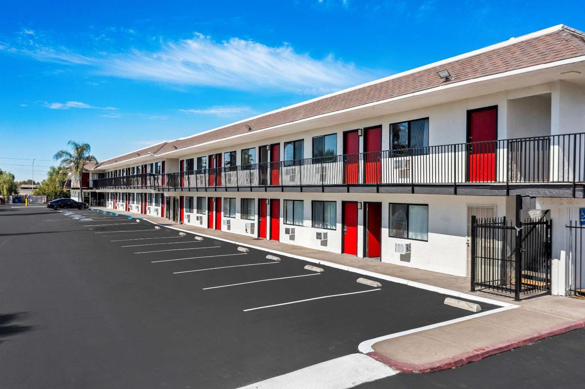 Econo Lodge Stockton Near I-5 Fairgrounds Buitenkant foto